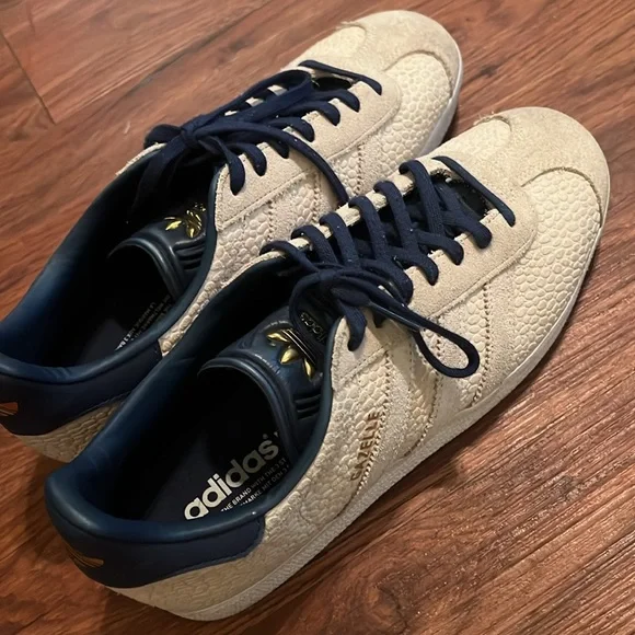 adidas gazelle silver green womens adidas Gazelle 'Blue Cloud White' Men's Shoes 11.5